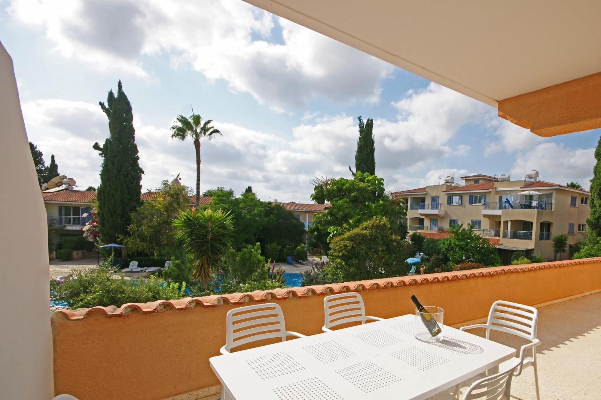 Resitour Paradise Gardens Paphos Ngoại thất bức ảnh